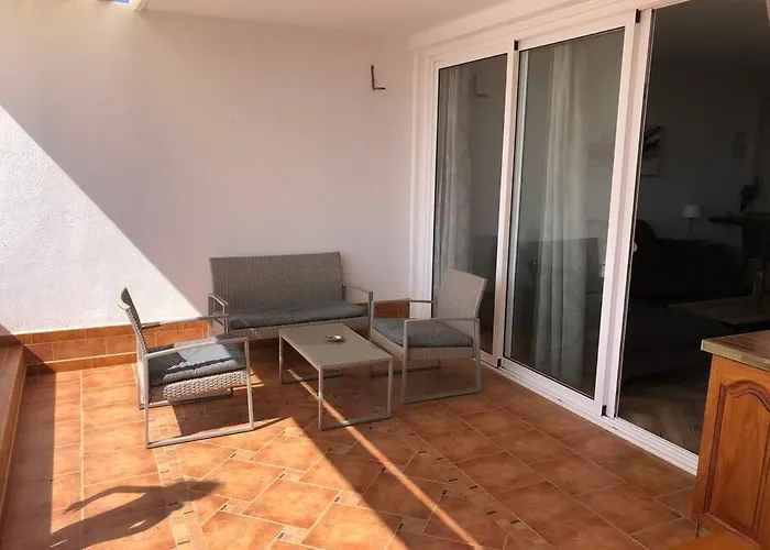 Modern 2 Bed Penthouse Americas Centre Of Town With A Pool And Ocean Views شقة *