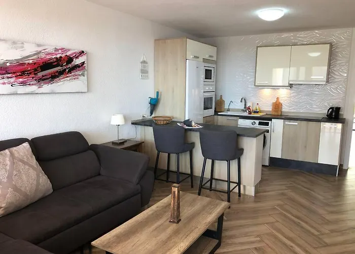 Modern 2 Bed Penthouse Americas Centre Of Town With A Pool And Ocean Views شقة *