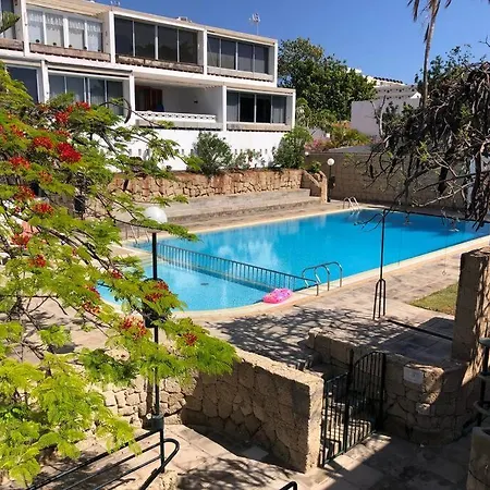 Modern 2 Bed Penthouse Americas Centre Of Town With A Pool And Ocean Views * Playa de las Americas (Tenerife)