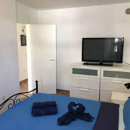 Modern 2 Bed Penthouse Americas Centre Of Town With A Pool And Ocean Views Apartamento Playa de las Americas (Tenerife)