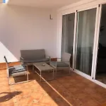 Modern 2 Bed Penthouse Americas Centre Of Town With A Pool And Ocean Views 아파트 *
