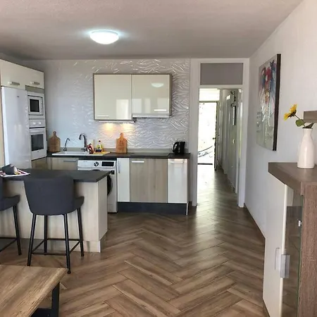 شقة Modern 2 Bed Penthouse Americas Centre Of Town With A Pool And Ocean Views *
