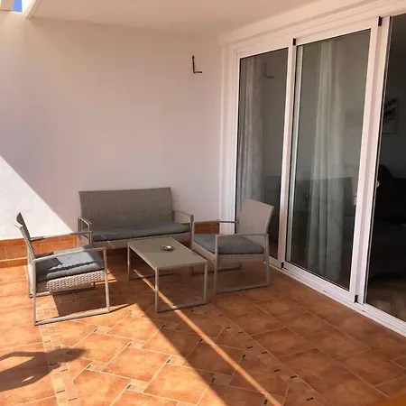 Modern 2 Bed Penthouse Americas Centre Of Town With A Pool And Ocean Views شقة *