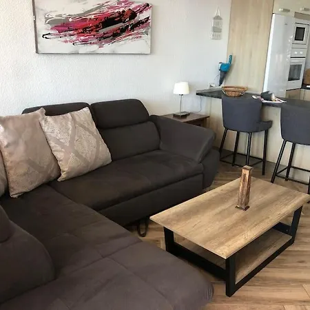 Modern 2 Bed Penthouse Americas Centre Of Town With A Pool And Ocean Views شقة